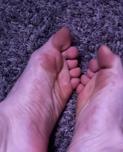 Dirty feets ~w~ by SilyGirlAlt
