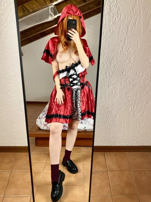 does this trigger wild fantasies? be honest by Creassyy