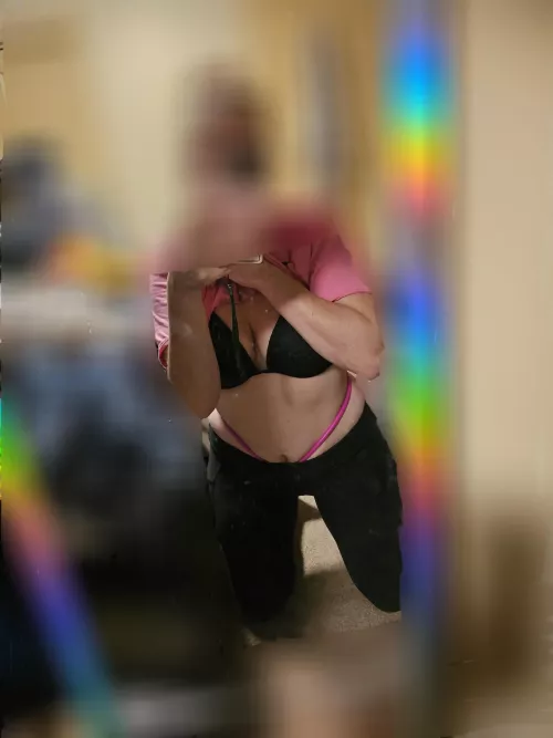 Feeling full and sexy by DaddysWhore37