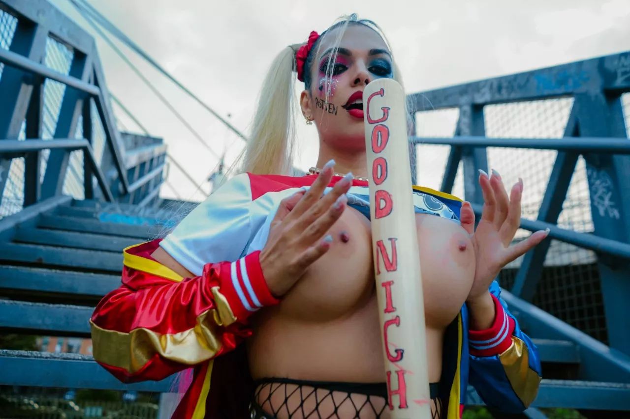 Harley Quinn ready to get crazy get her bat posted by AnniConnors