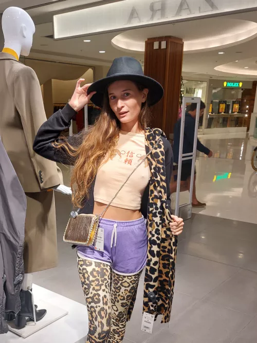 Having fjn shopping by juicy_tales