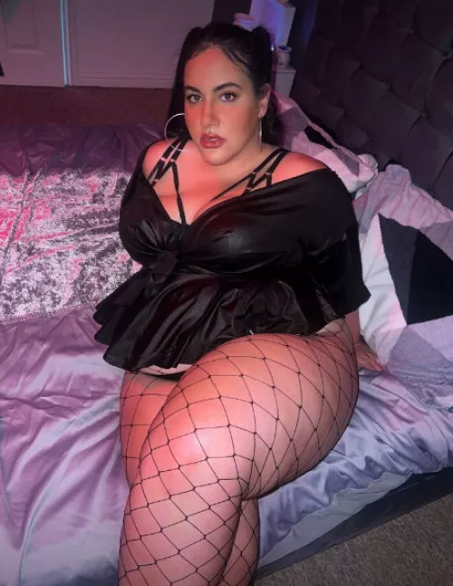 How many boners am I able to trigger with this thicc thighs on a fishnet? by Mundeli