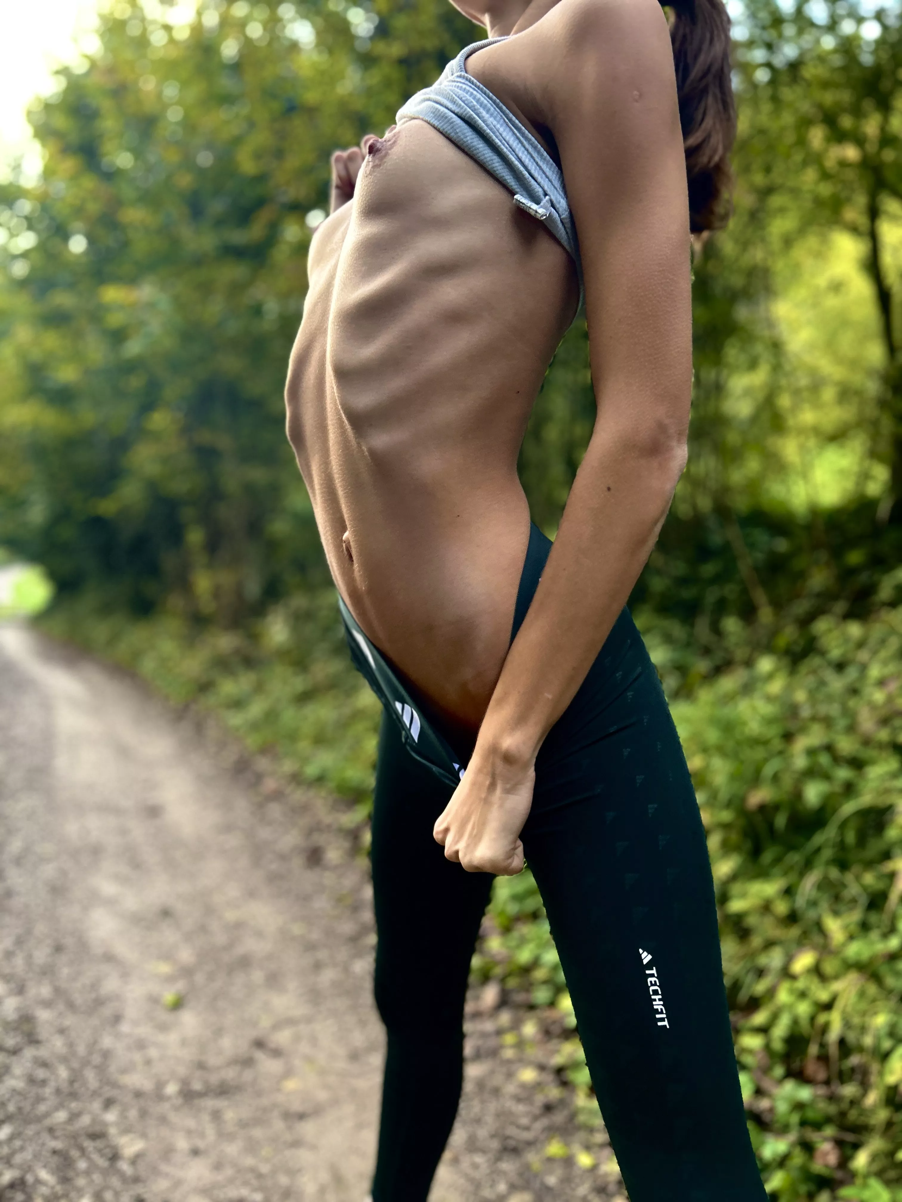 I want feel your touches on my ribbs posted by skinny_slutty_teen