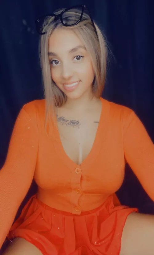 Just showing off my sexy Velma costume (and my smile) by MarieLuvzYa