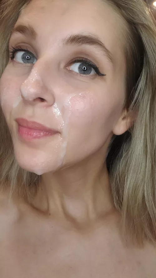 My face needs to be moisturized with your cream by Creepynosiness