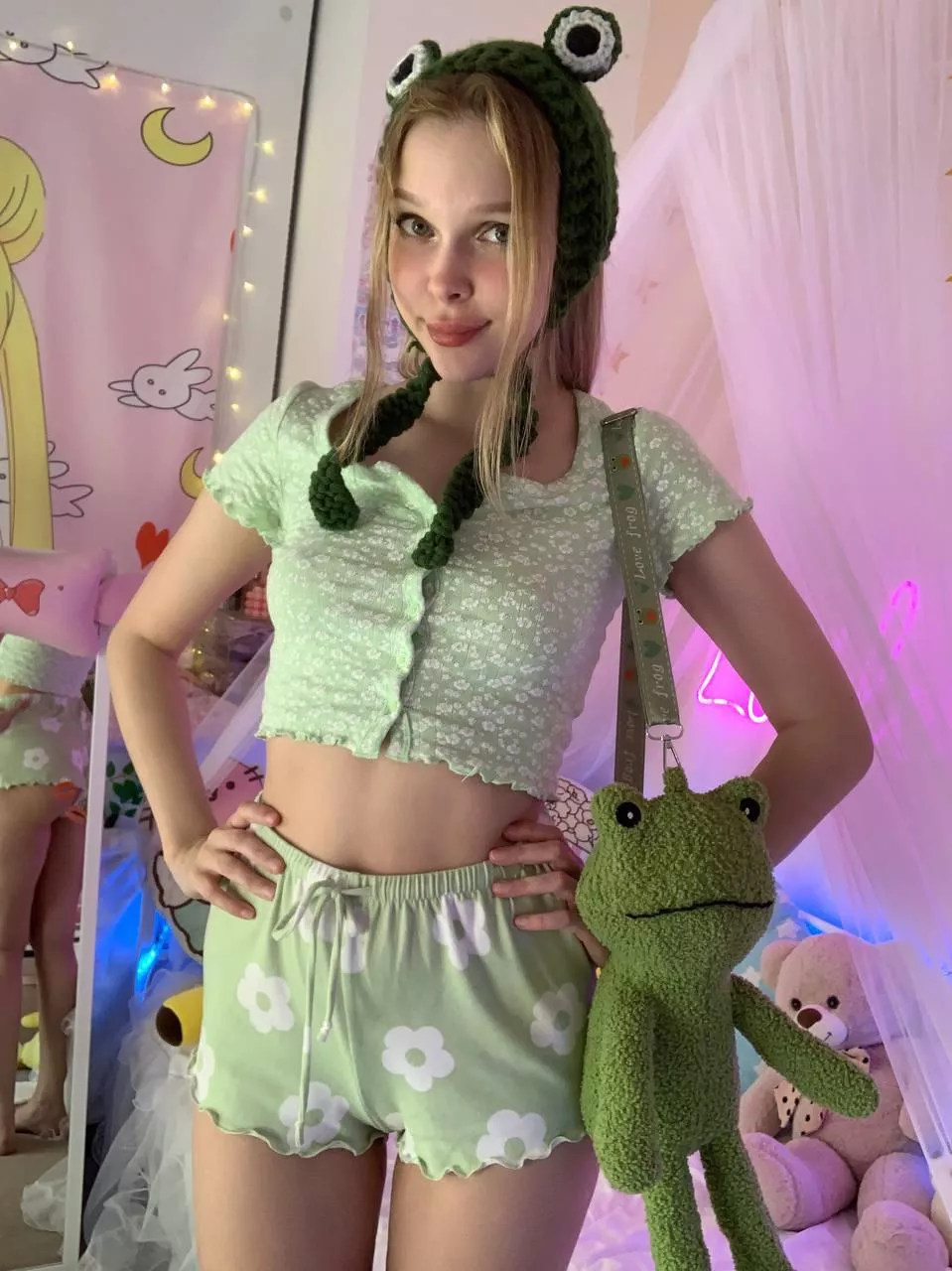 My petite form sparks curiosity and keeps you guessing posted by SidewardTwang