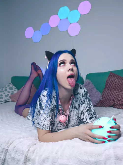 So hornyyyy by CharmingMistress