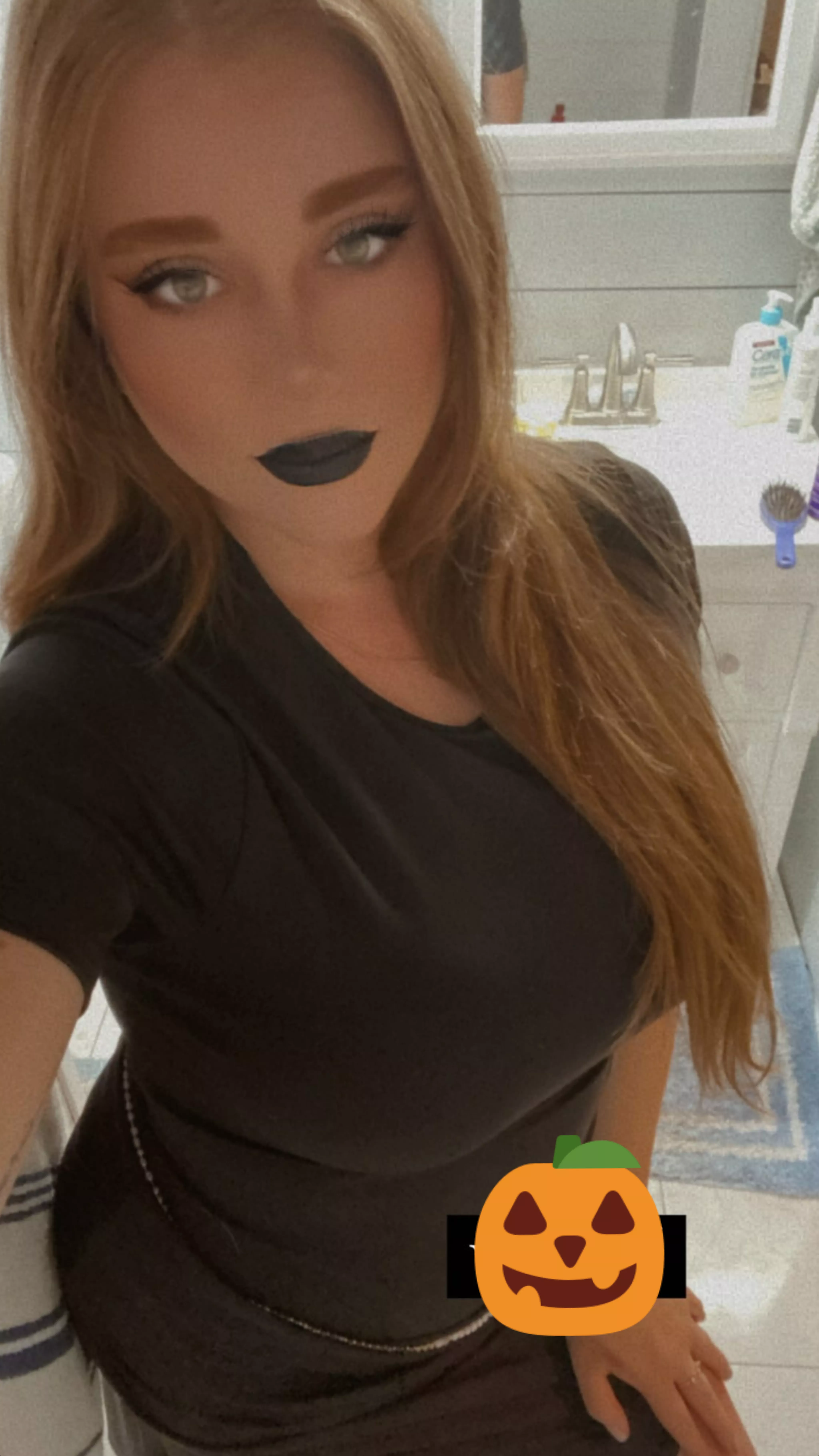 Spooky season bust 👻 posted by Summerisfunlol