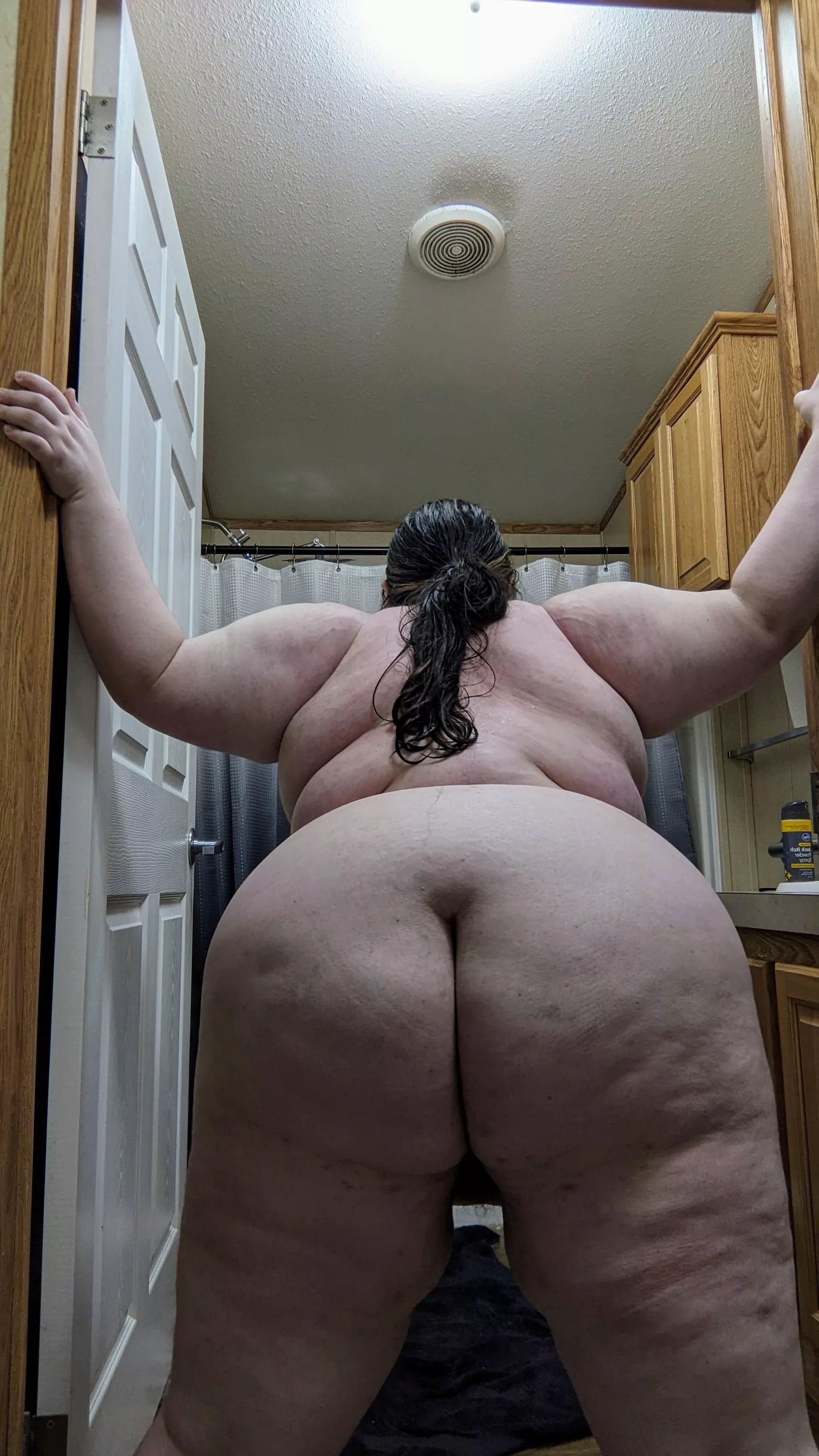 Who wants to see my ass clap? Should I post another clip of me bouncing my ass or is it getting old? posted by velvet-violence