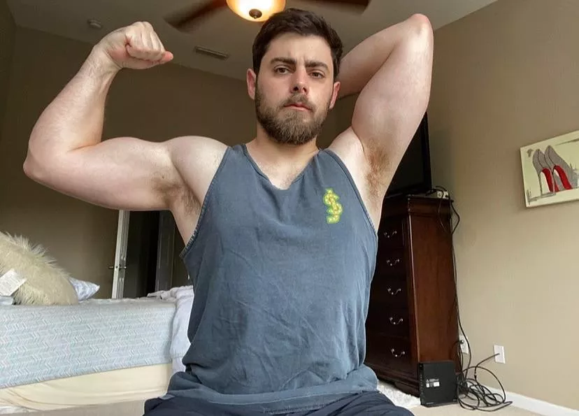 You know you want a taste of my hairy pits 😜 posted by King_Mattx