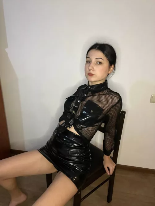 a tight skirt will not allow you to spread your legs much by jarvis_drake