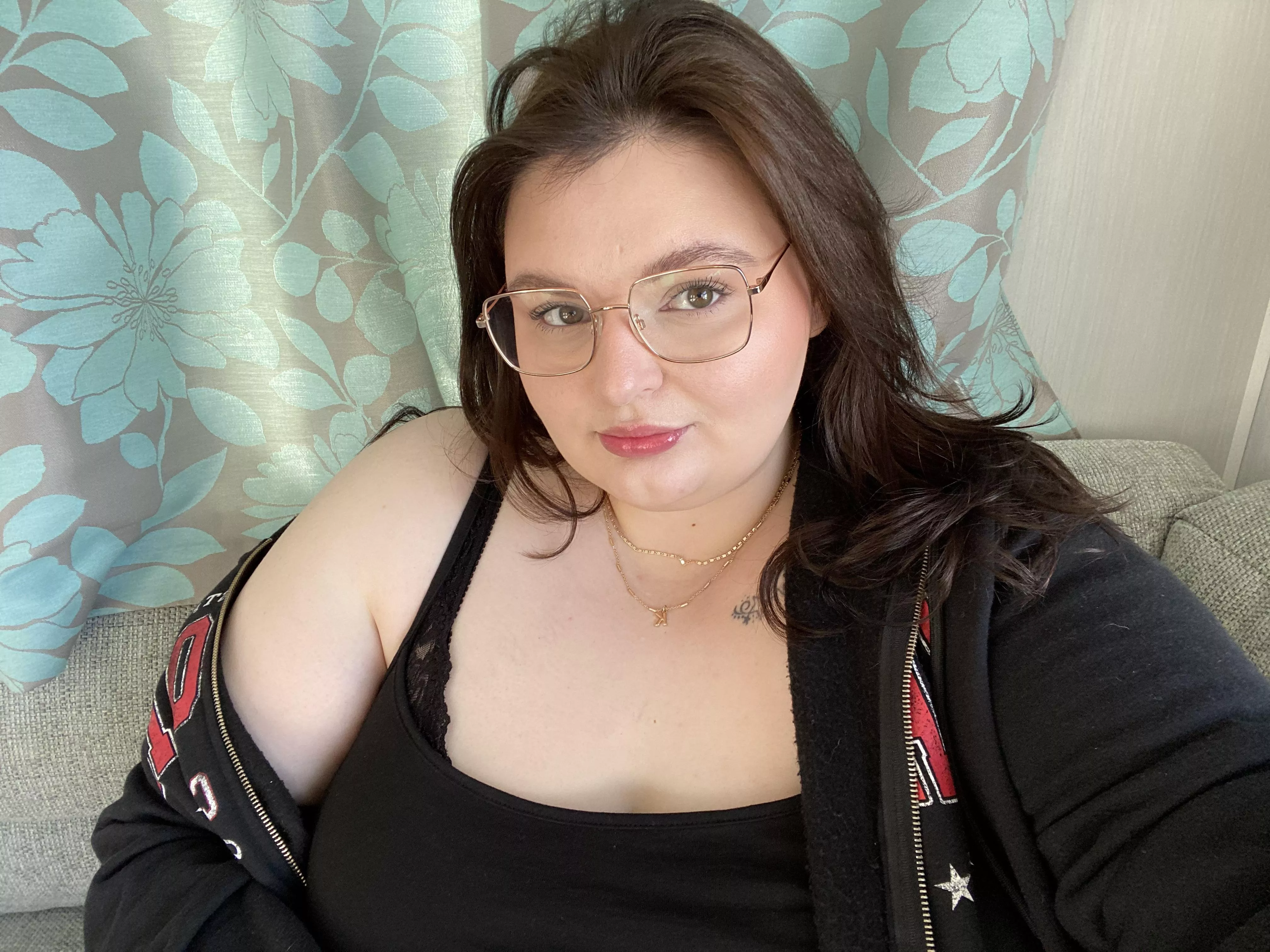 Hi there, I’m Kate🥰❤️ posted by plussizeplease_xo_