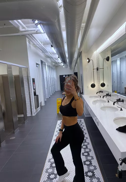 Short girls deserve love too! by EllieBunnieXO