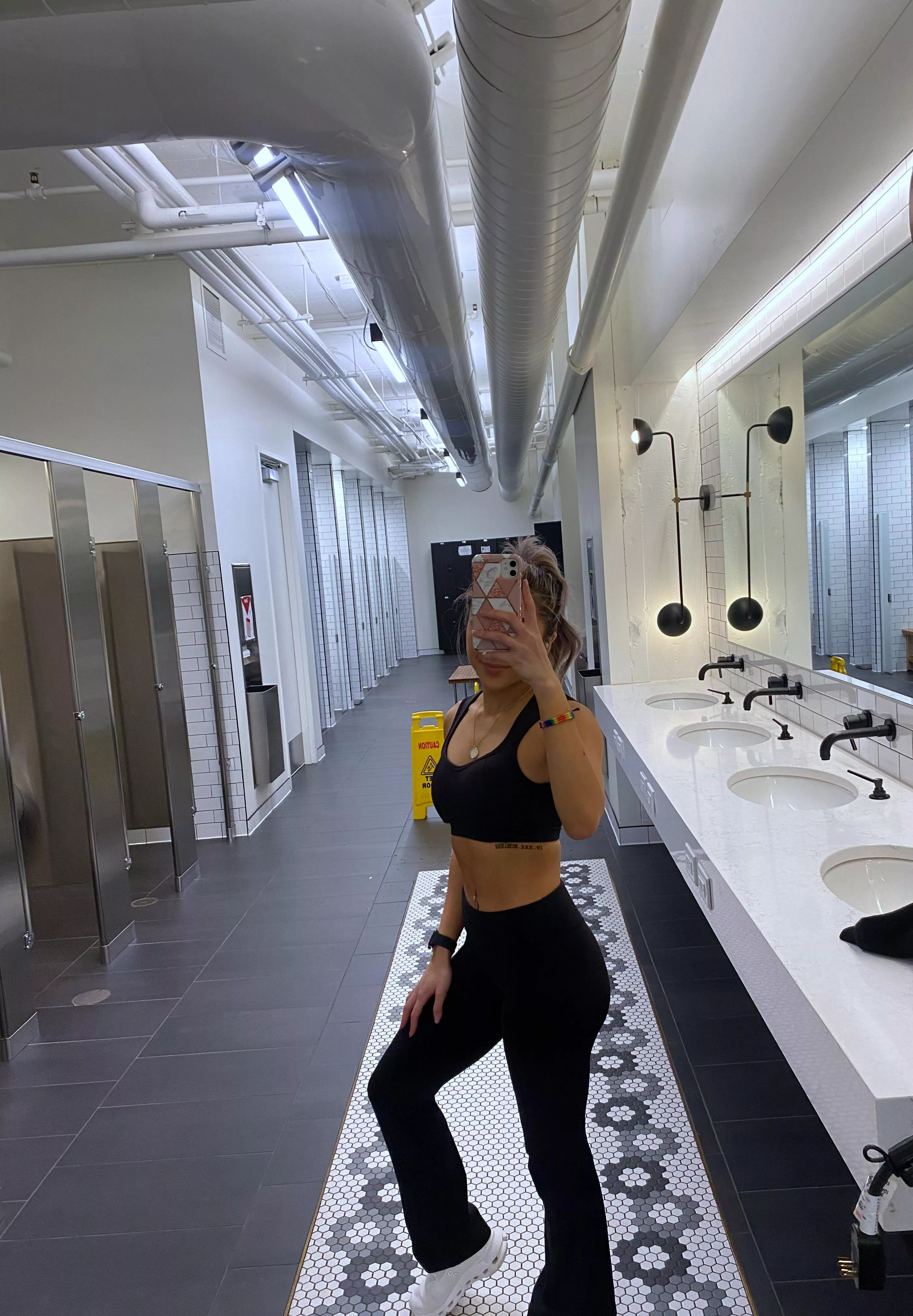 Short girls deserve love too! posted by EllieBunnieXO