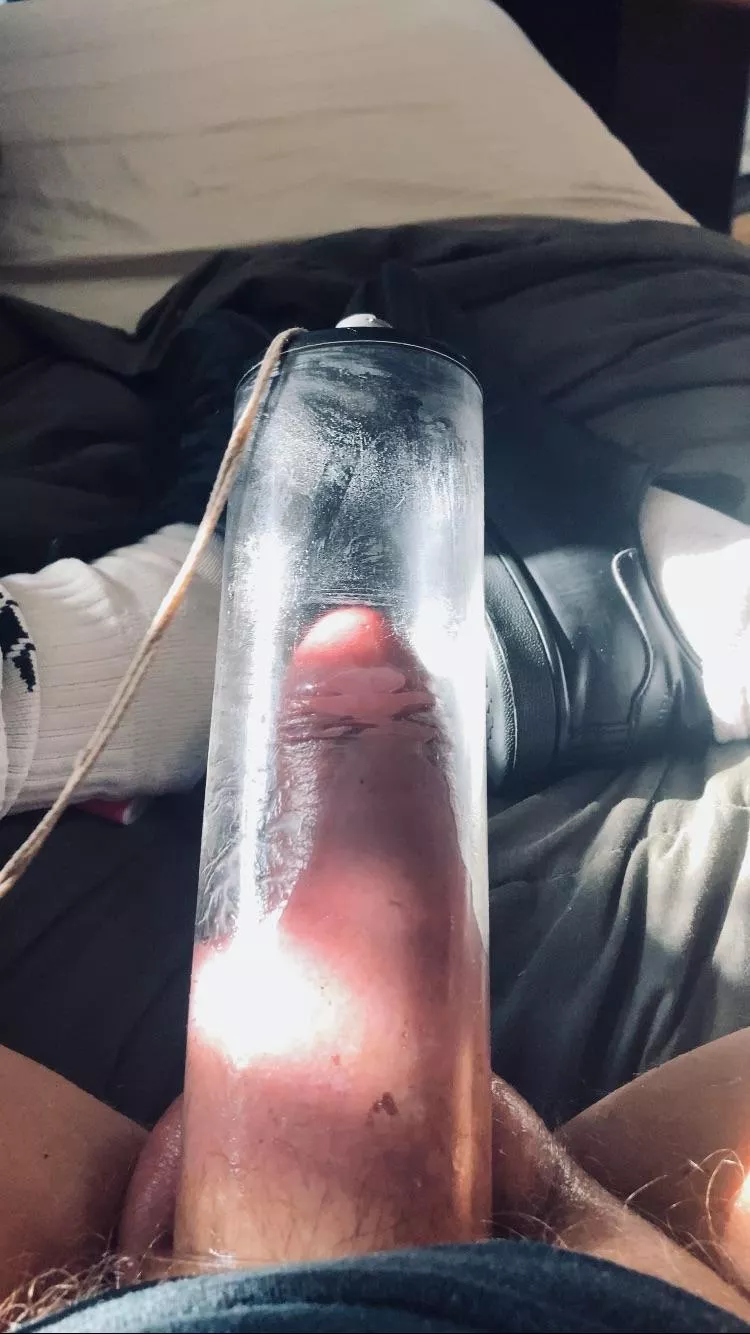 Always up for a fellow pumper to phone or cam together posted by Freeballingny7