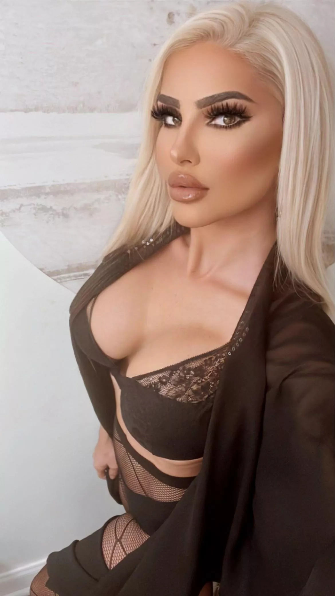 Are you ready to serve your Goddess? 😈 posted by LaurenNicolexoxo