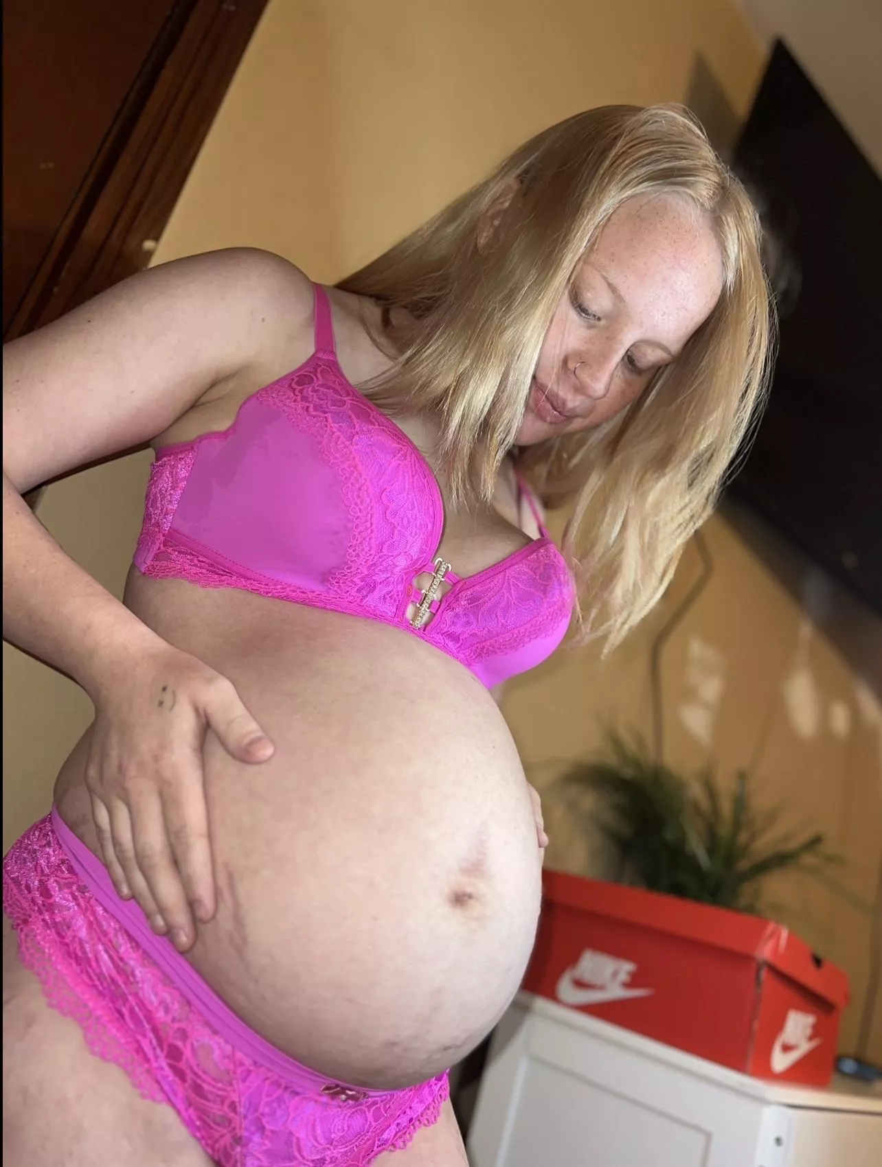 Can you come rub my belly? posted by Fantastic-Manager-30