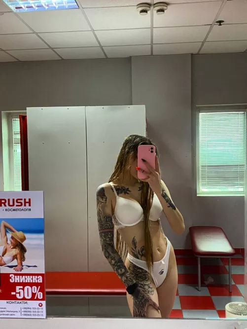 Clean after the bath by Aurora_ZT