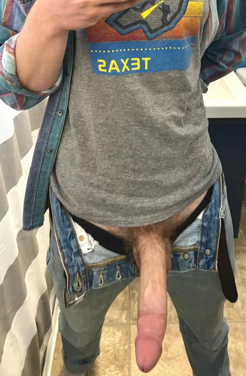 Everything’s bigger in Texas by tallandhung23