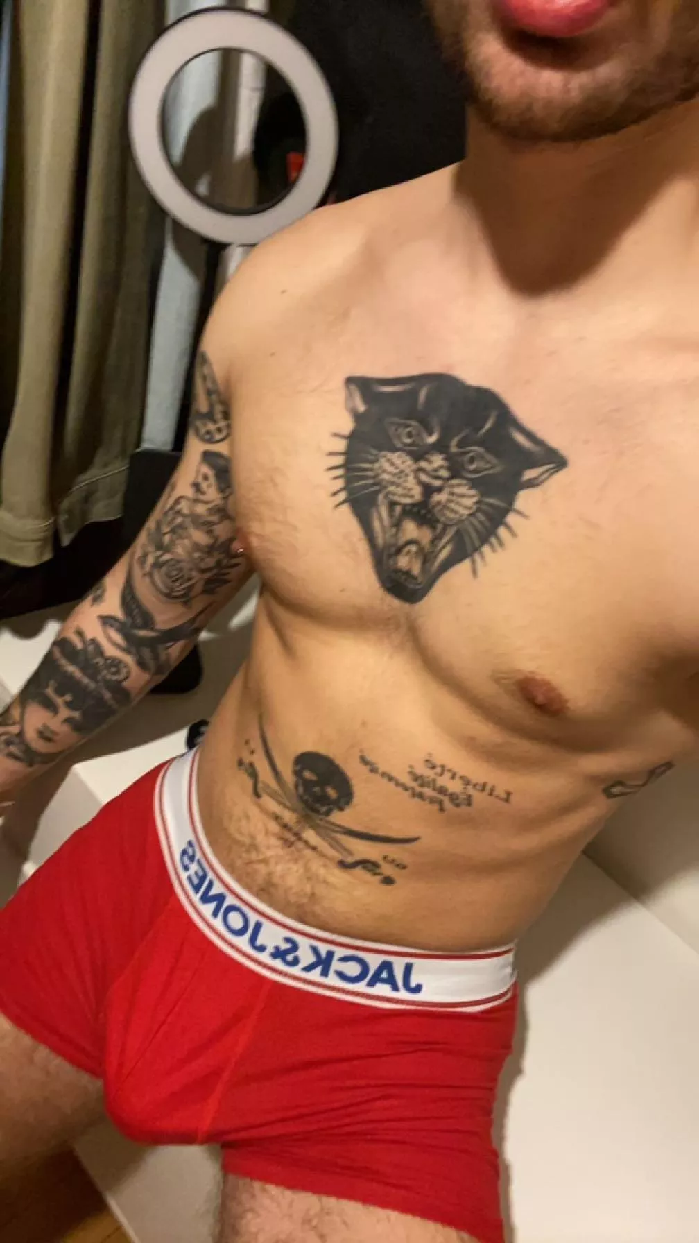 Get down on your knees😈 posted by onlygioxx