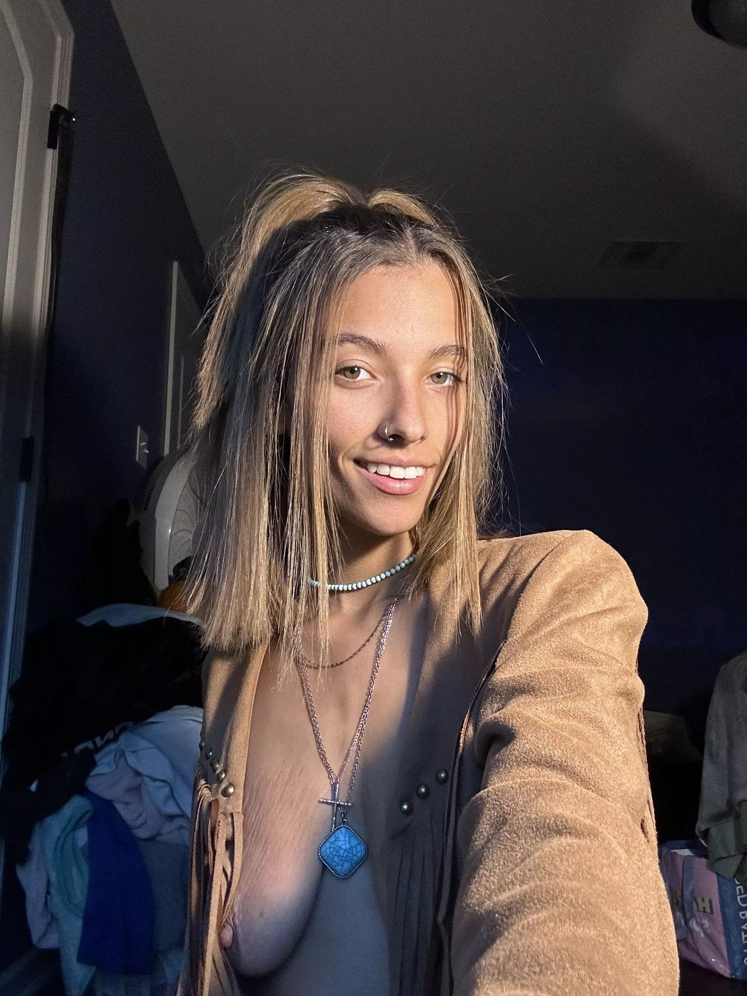 How come a lottaold menhate petite latinas? posted by MichaEaves