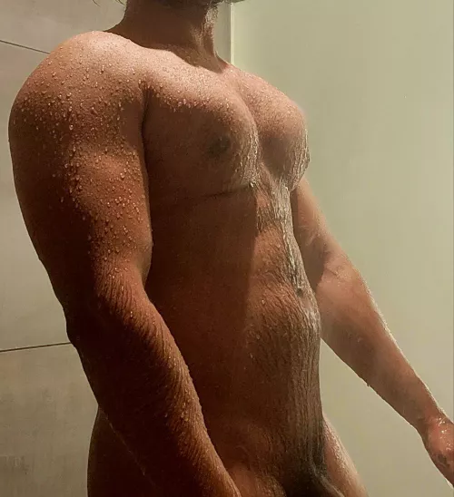 I’m supposed to be naked in the locker room, right? by fatherfly01