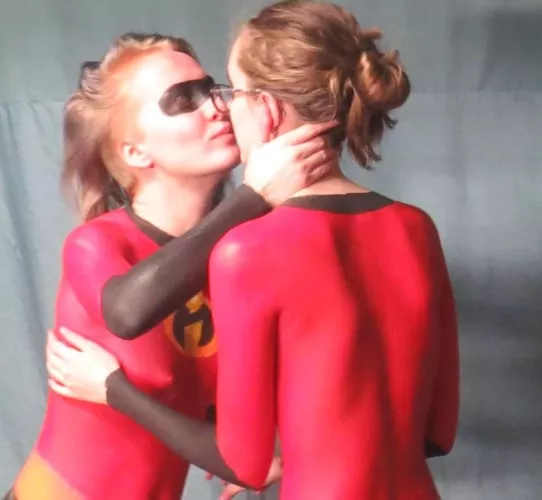 Incredible kiss by TheNerdAndHerBird