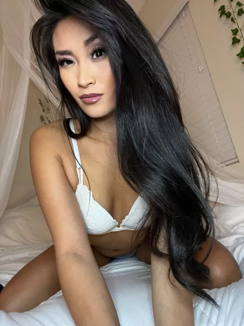 Just missing you behind me by sunshinesinaxo