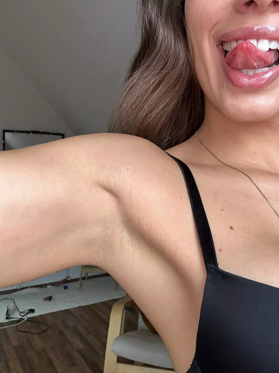 My armpit is looking for someone who will love it posted by Rosie_CA