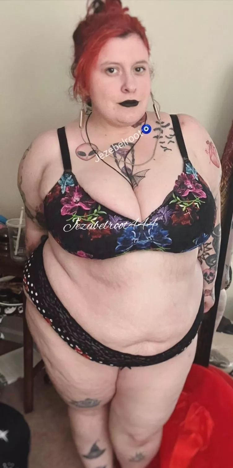 My tits need a big squeeze. Any takers ? posted by JezabelRoot444