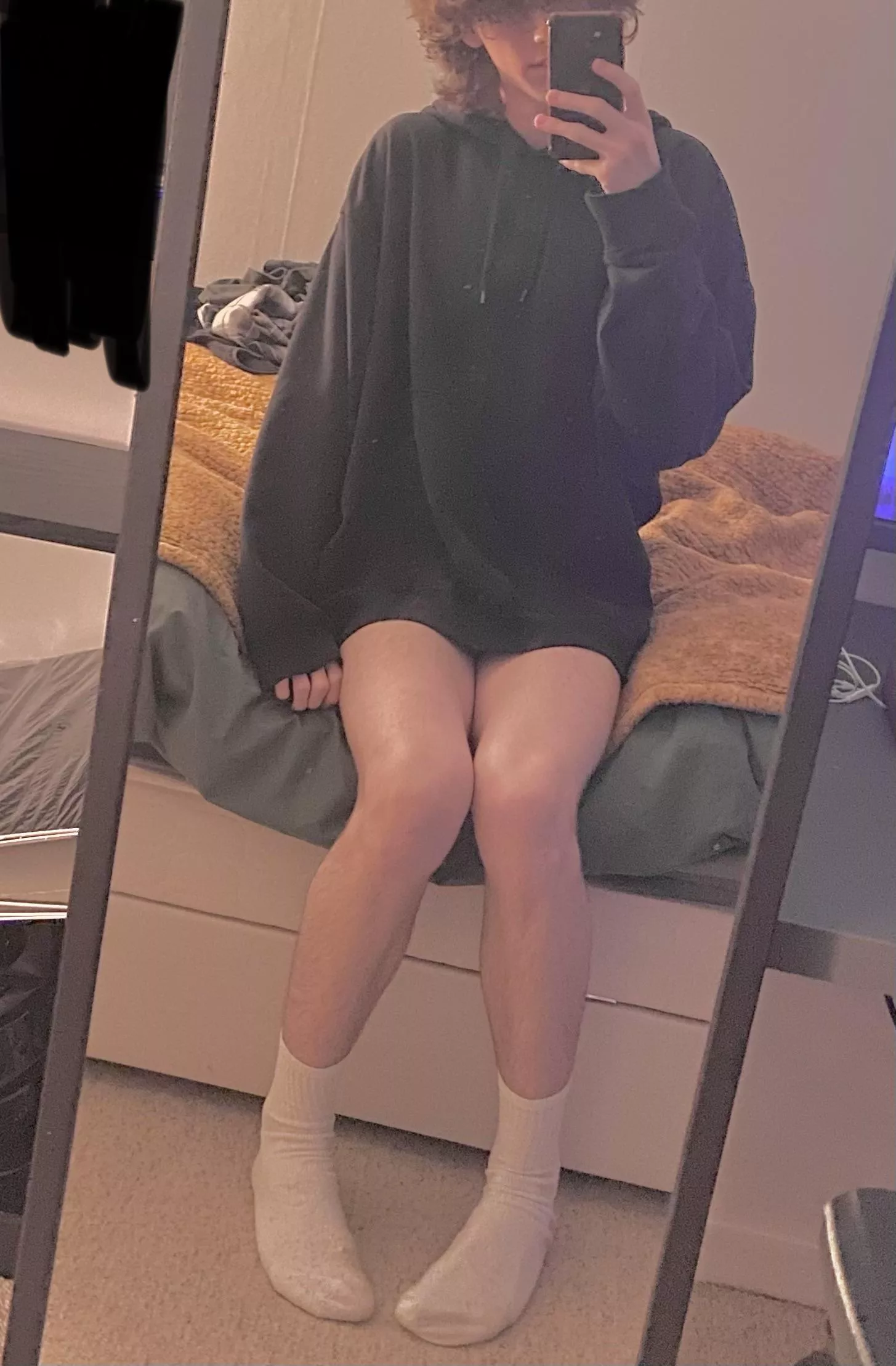 oversized jumpers are the best! :3 🖤 posted by nekowy_