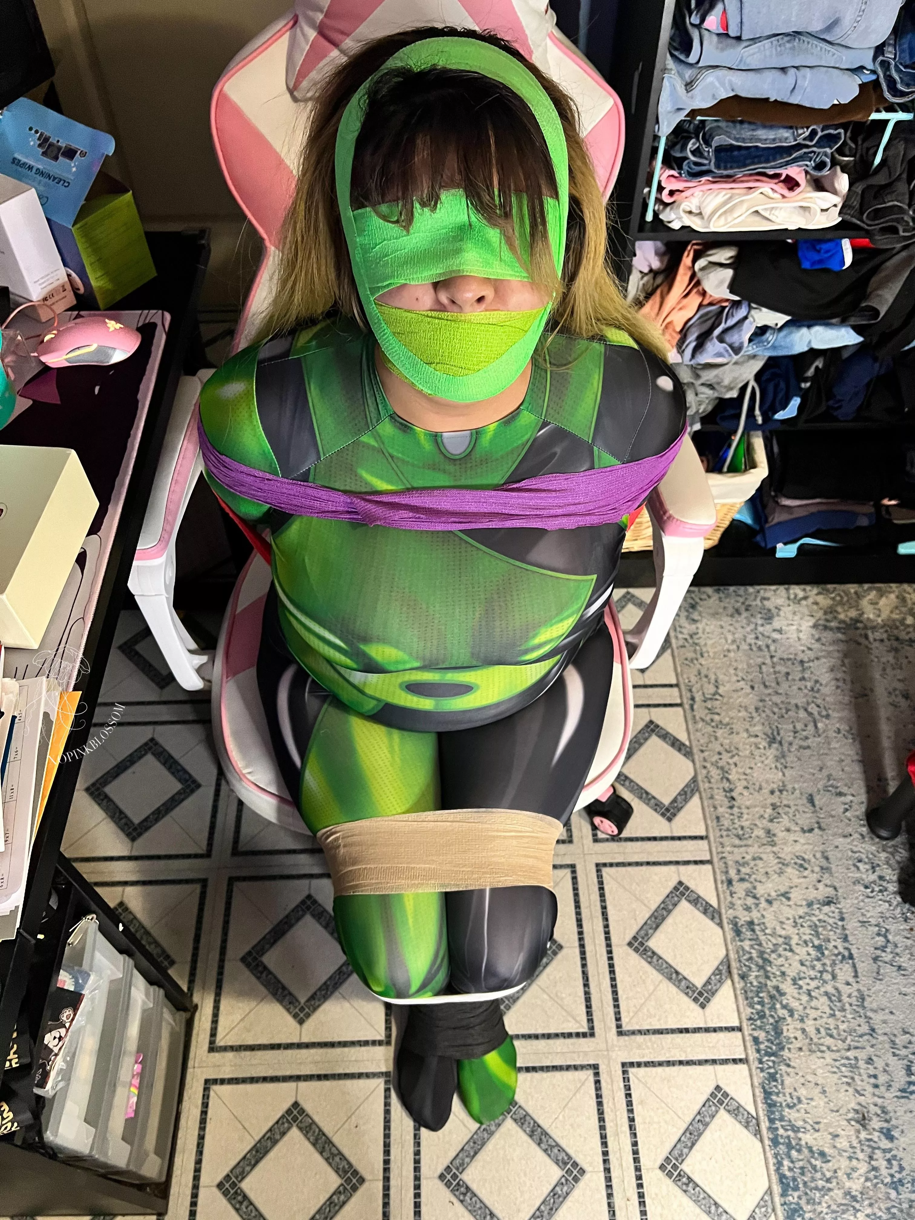 Shego cosplayer caught before going out for Halloween posted by xopinkblossom