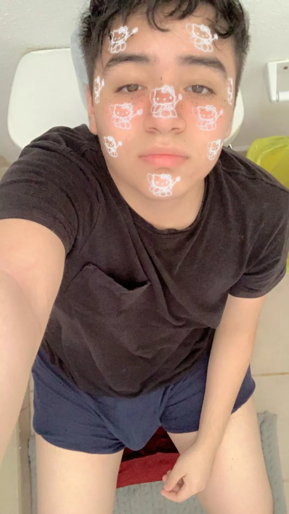 someone should feel my bulge posted by l0uisishard