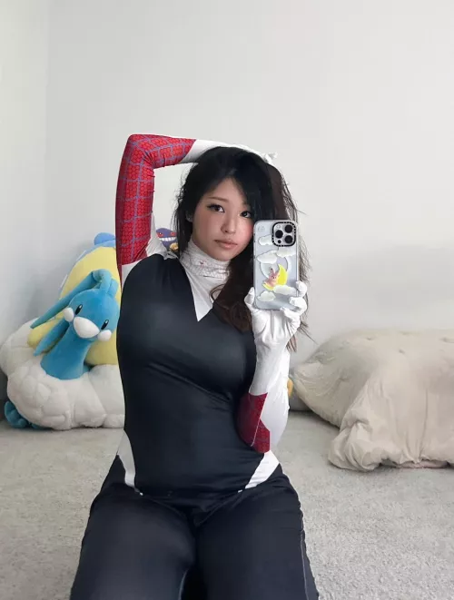 Spider-Gwen by creamFilledDonutt