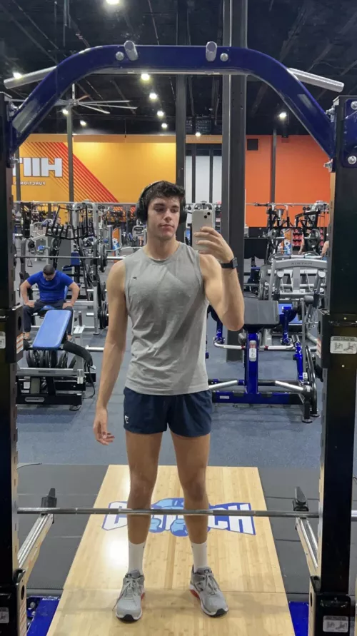 Who’s down to workout?! by cltfreaky