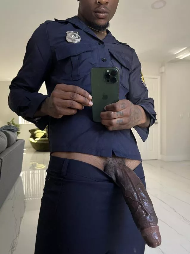 Who’s going to let me tie you up?😈 posted by Far_Concentrate5572