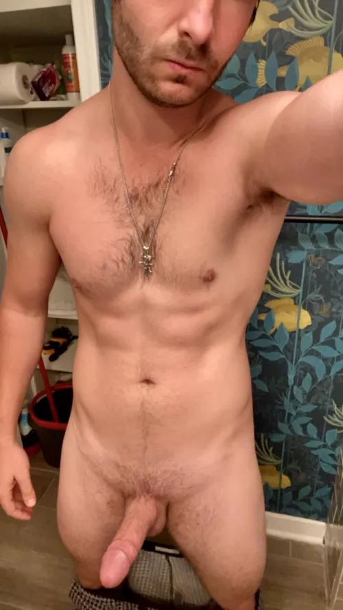 Who’s joining me in the shower? by paradescarg