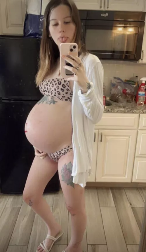 Would you take me on a date or straight to the bed room ;) by indyhazee