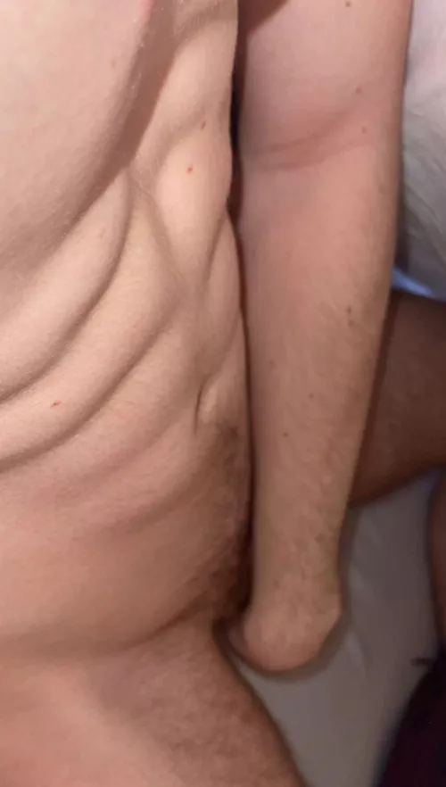 24 I just woke up, anyone wanna show me his muscles? by swimboyx99