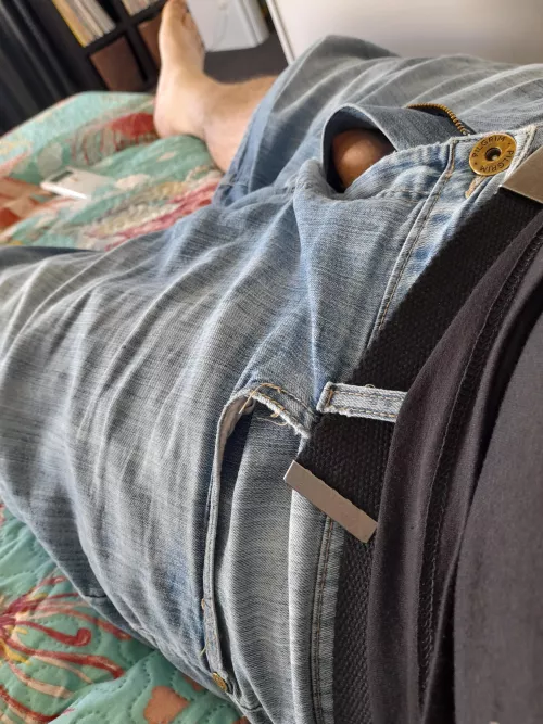 (43) Oops. You walk in and get a peek while I sleep. by flimsymask