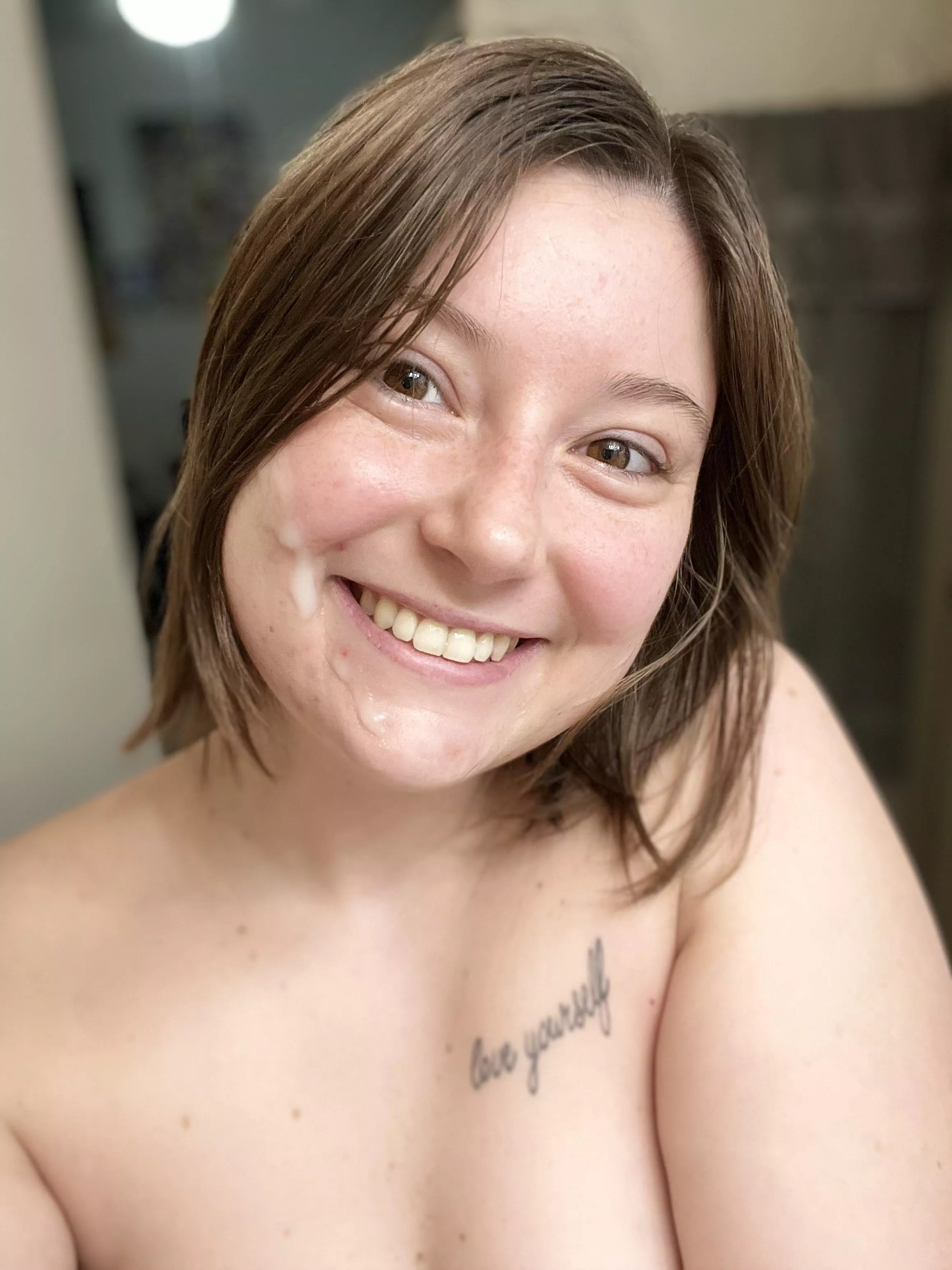 A very happy selfie 😊 posted by Loveforlydiaa