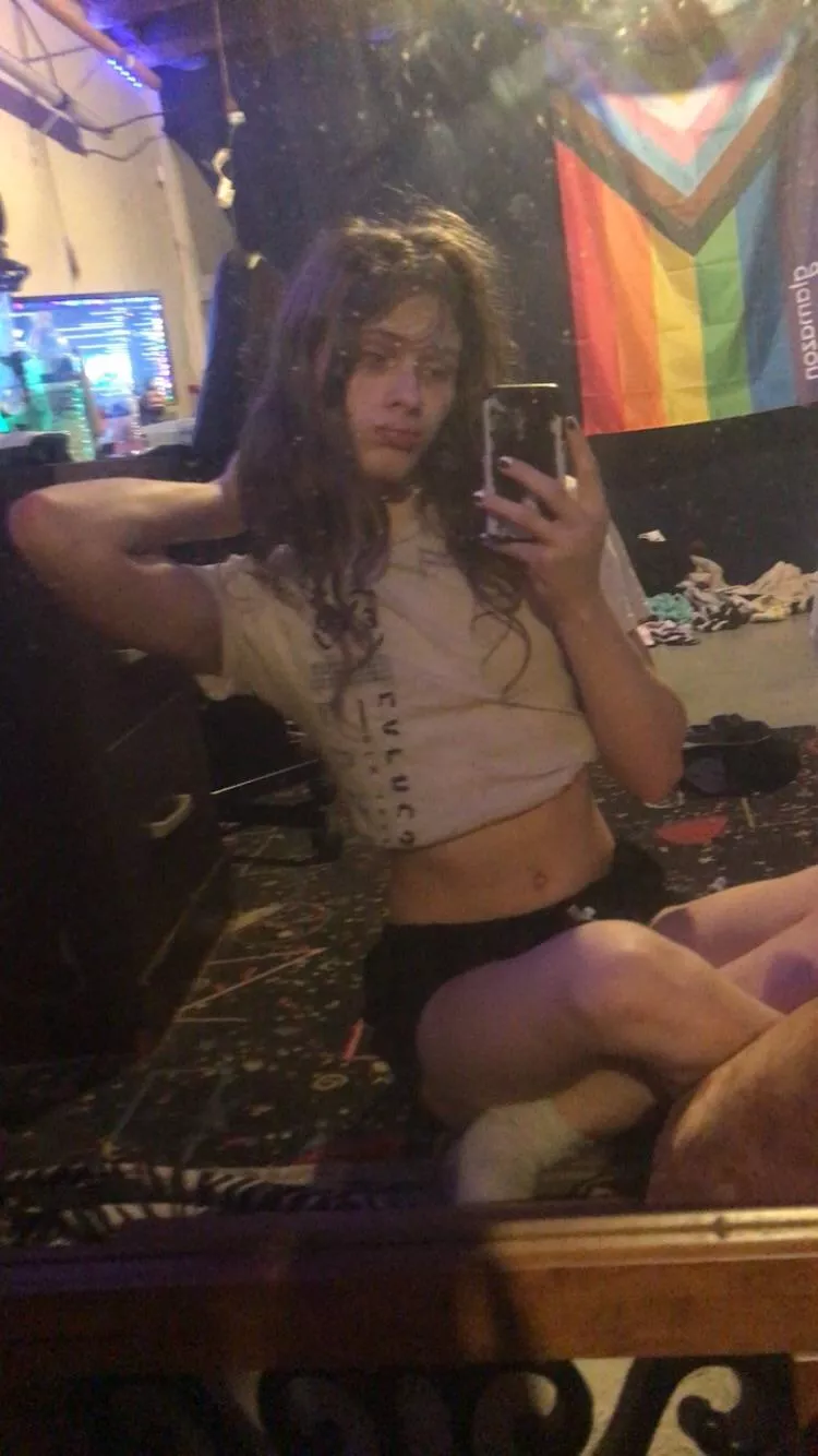 do i look good, or no ? 🥺 posted by imfreshbaker