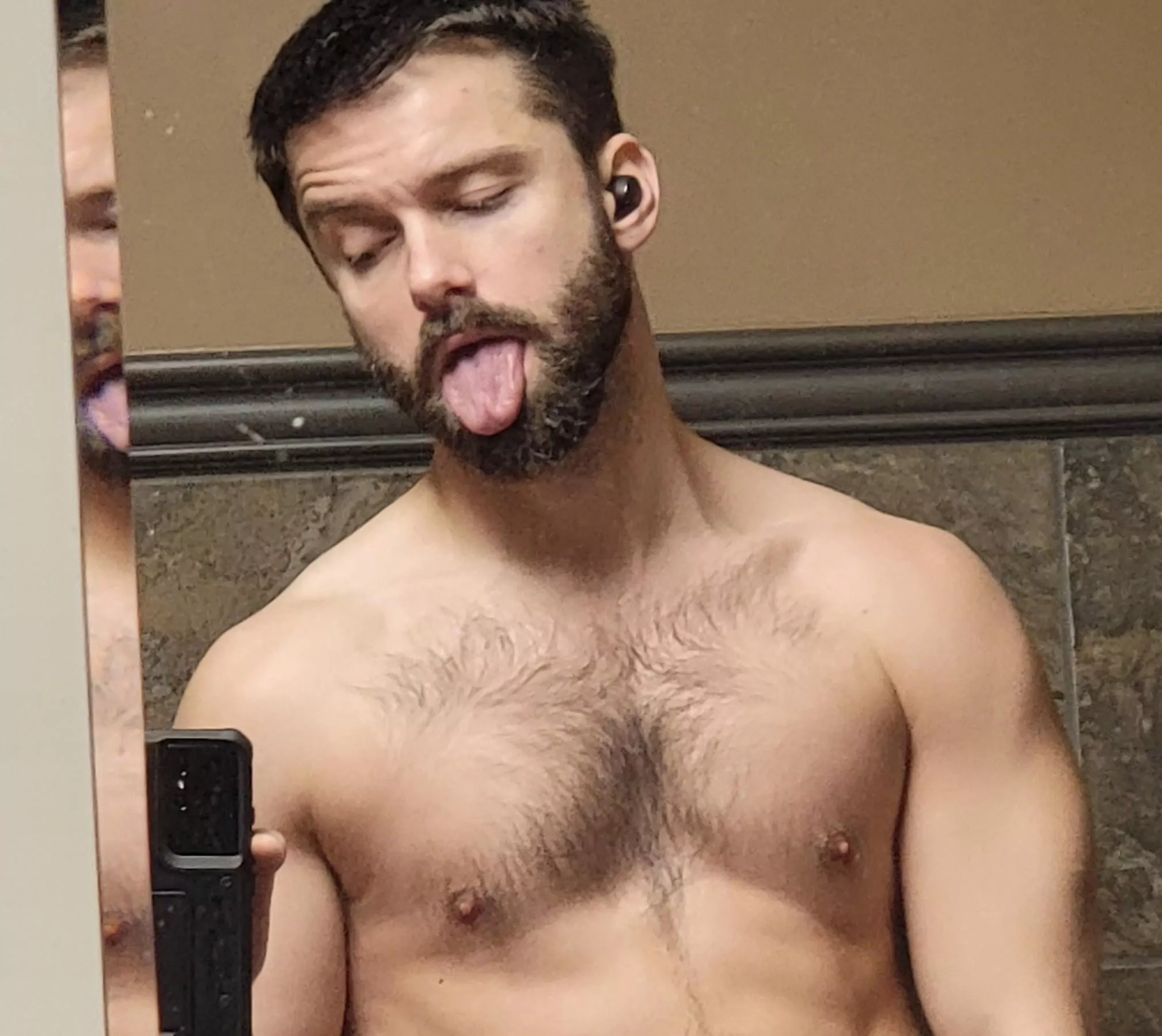 hello 😛 posted by XyonSkye