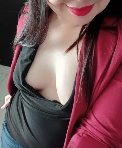 My red lips go great with this coat, right? by SeductiveSamyra