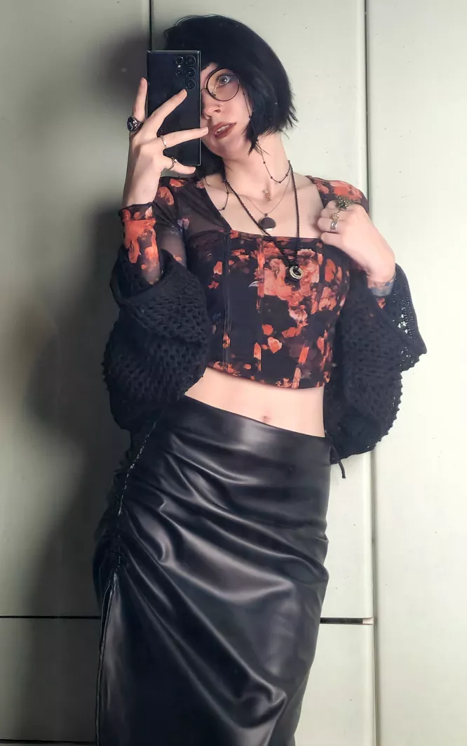 Should i cane to the first date like this posted by MereOasis