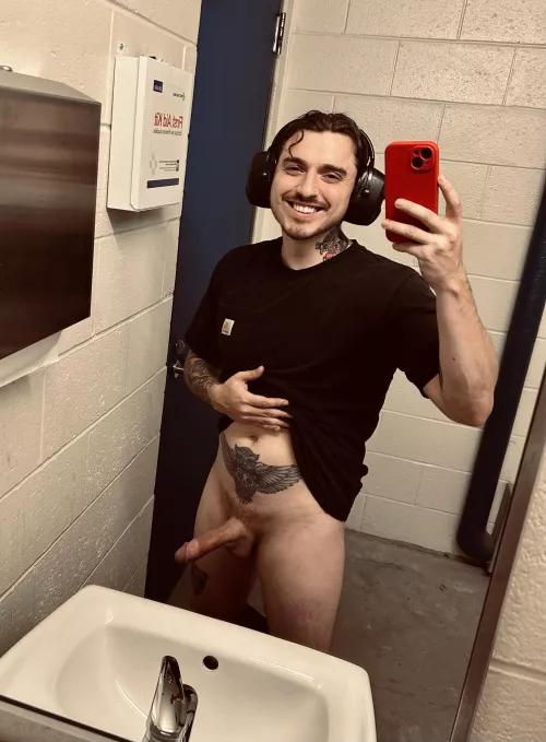 Work nude! by SirStevron