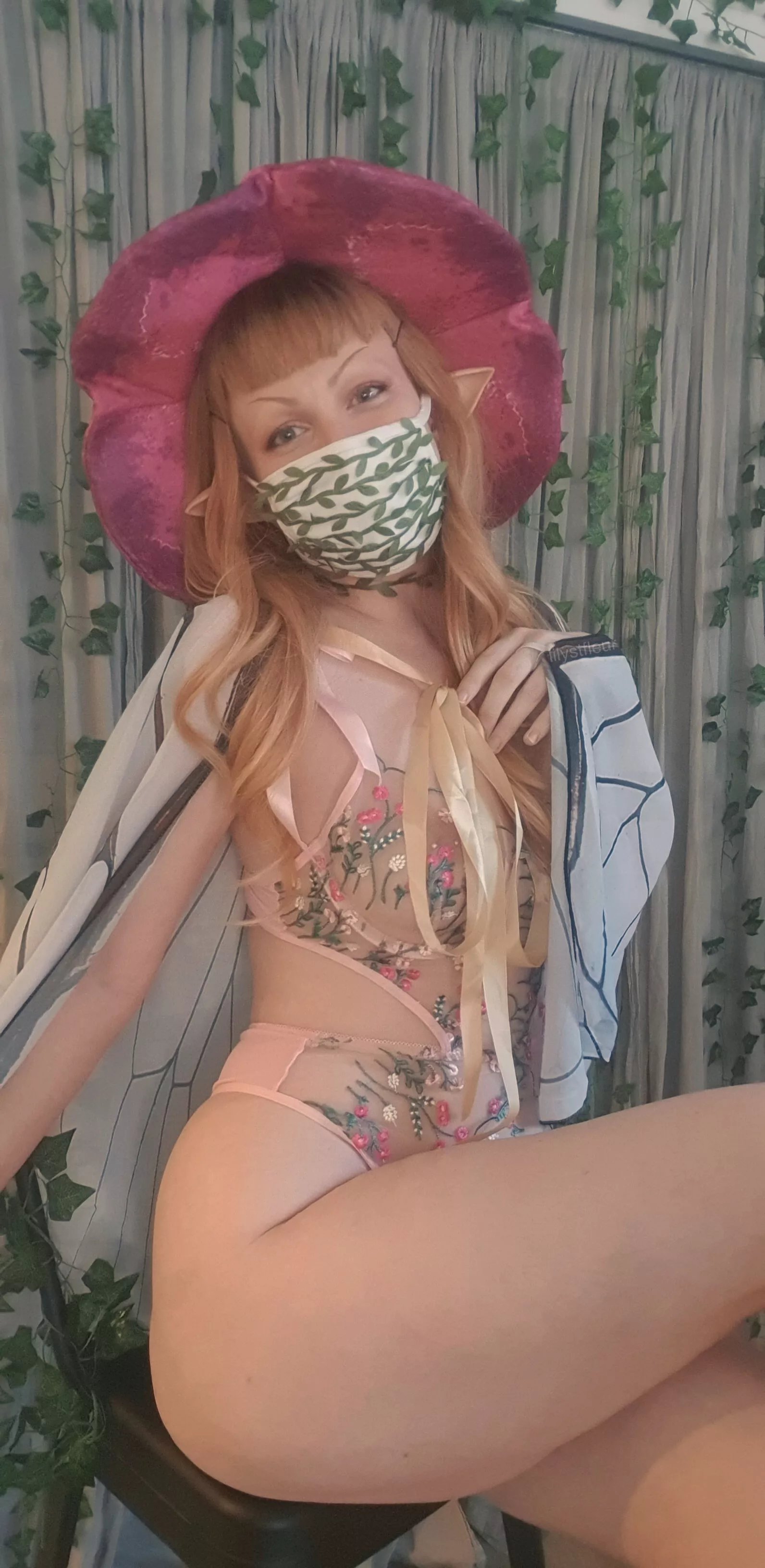 Bet I could make your hand disappear in my cleavage posted by LilyStFleur