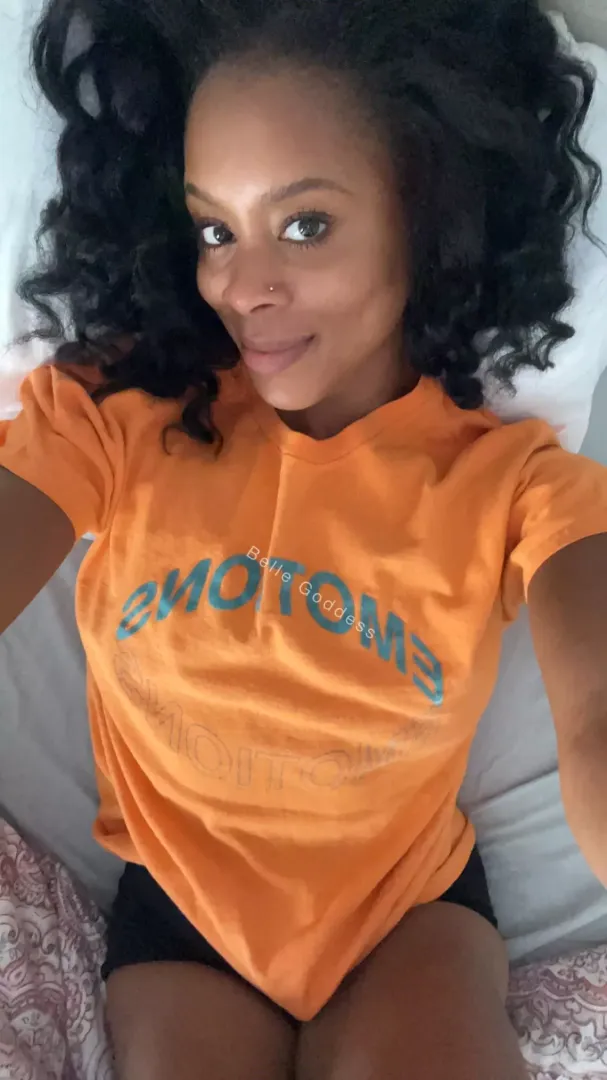 Good morning come cuddle with me posted by bellegoddesss