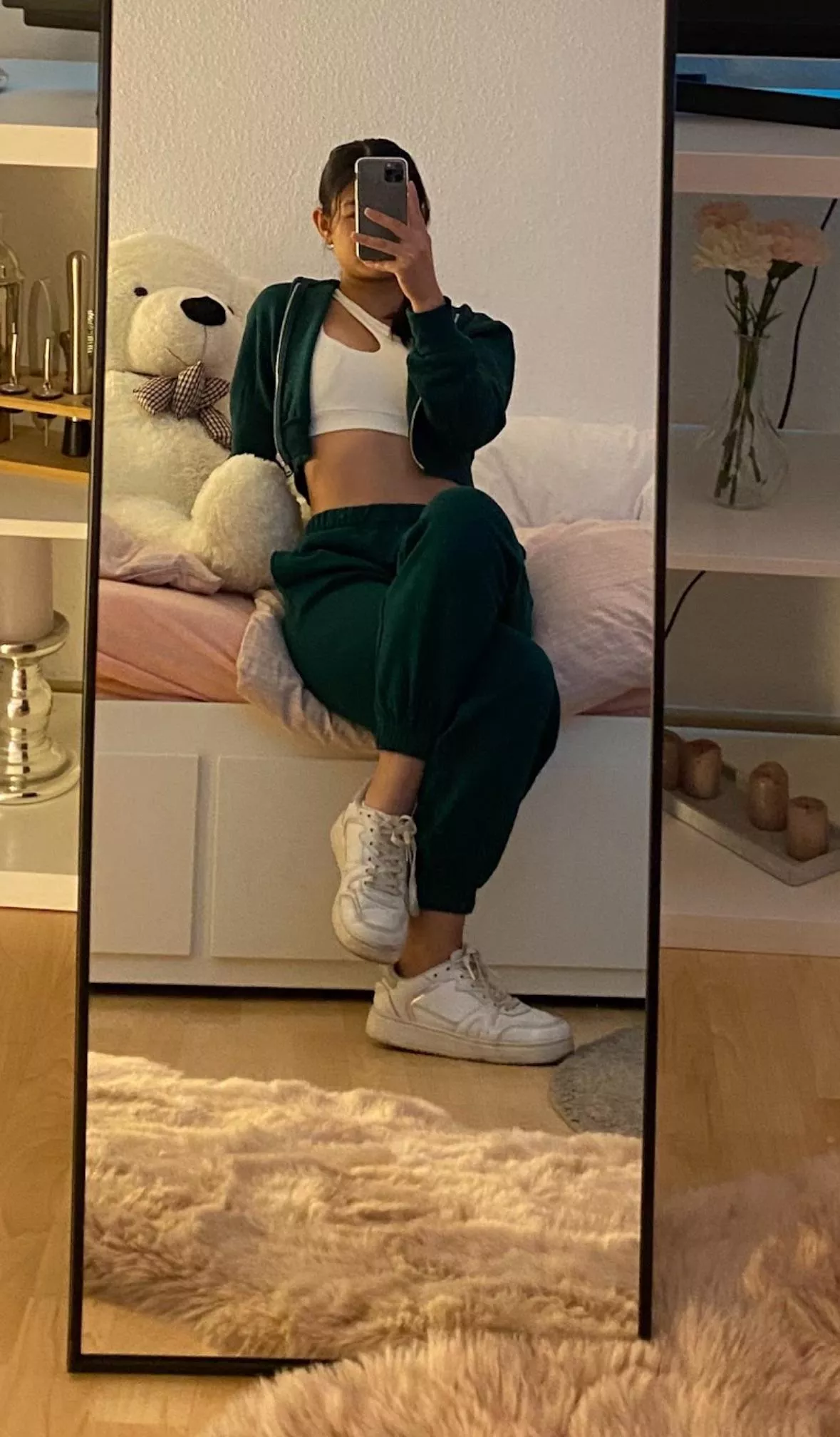 here to satisfy 🤭🤭 posted by Sad_Bat6485