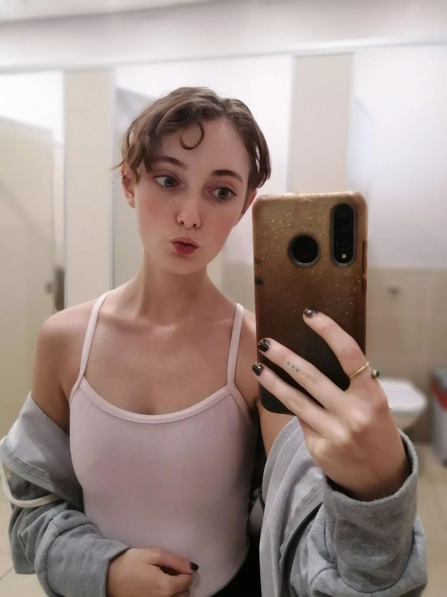 Just took a mirror selfie, and I'm feeling cute as can be F18 [OC] posted by dewcarrot